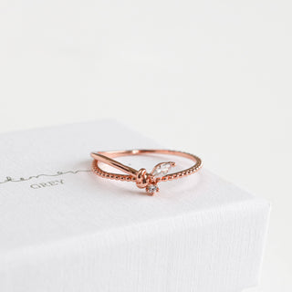 Spark Knot Ring