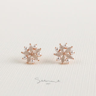 White Glow Petal Pearl Earrings