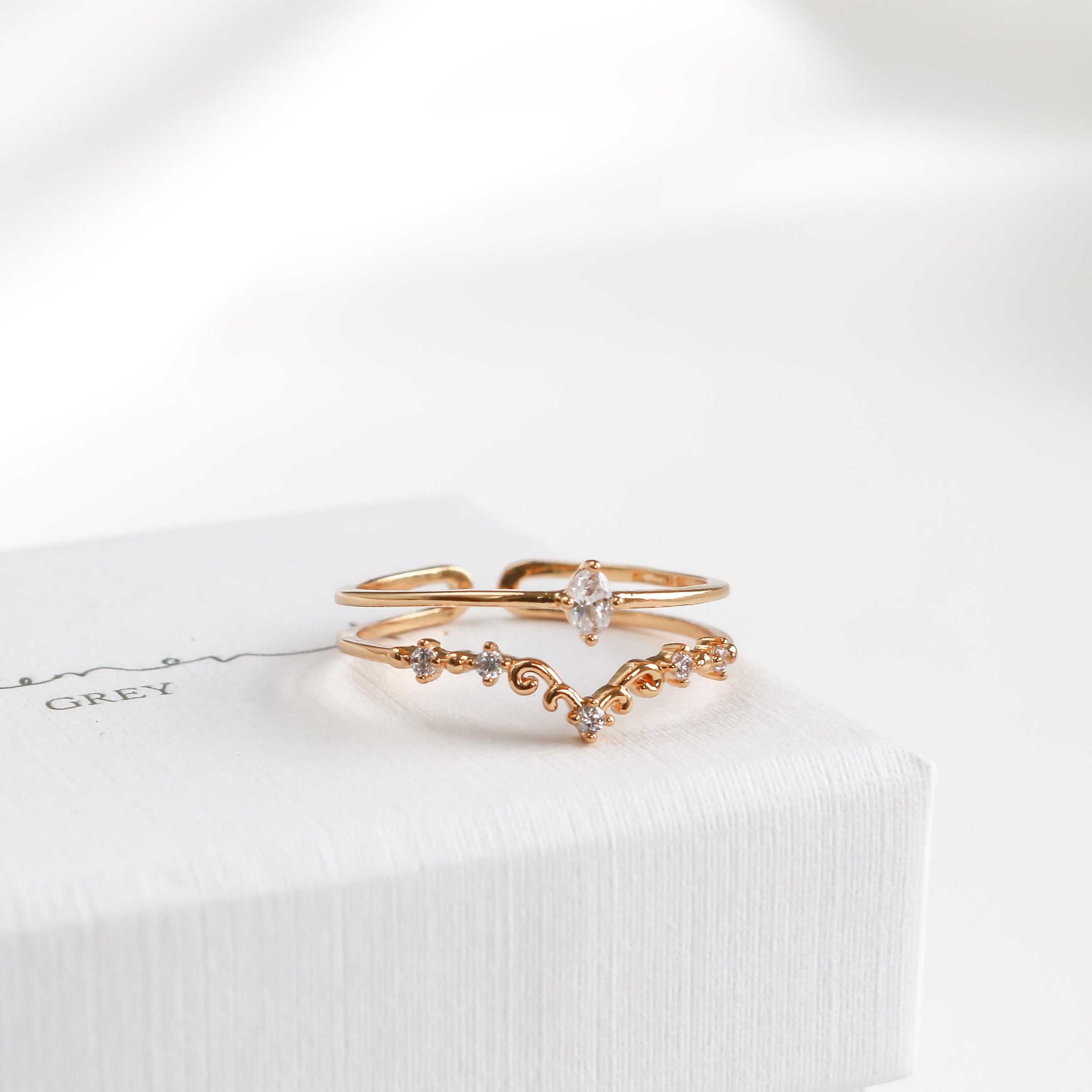 Kate Ring – Statement Grey1