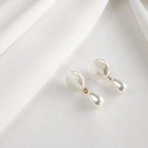 Blanc Coin Pearl Drop Earrings