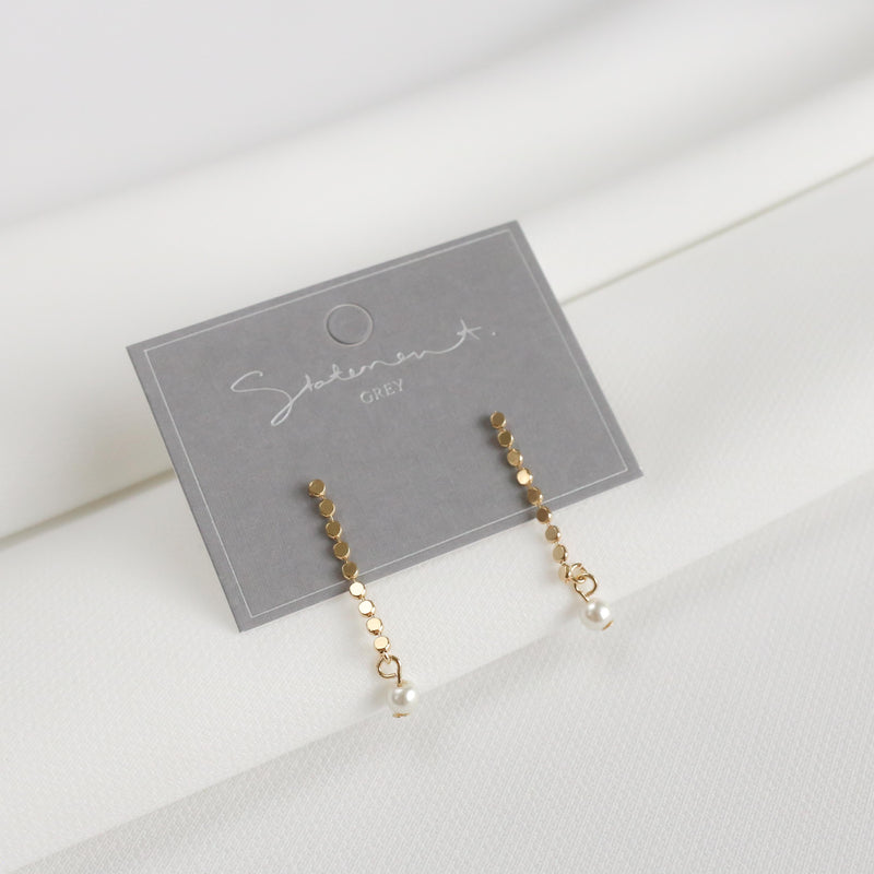 Disk Chain Drop Pearl Earrings