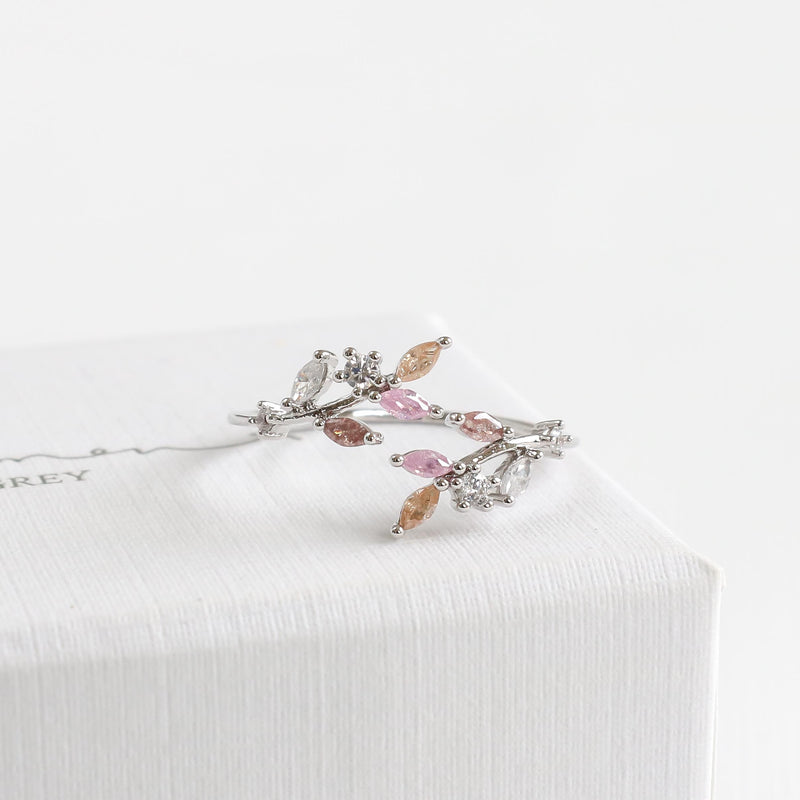 Rosa Leaf Ring