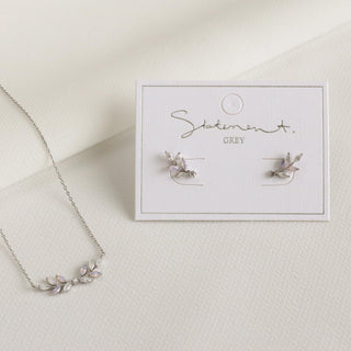 Petal-kissed Leaf Vine Necklace