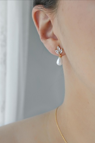 Aria Pearl Earrings