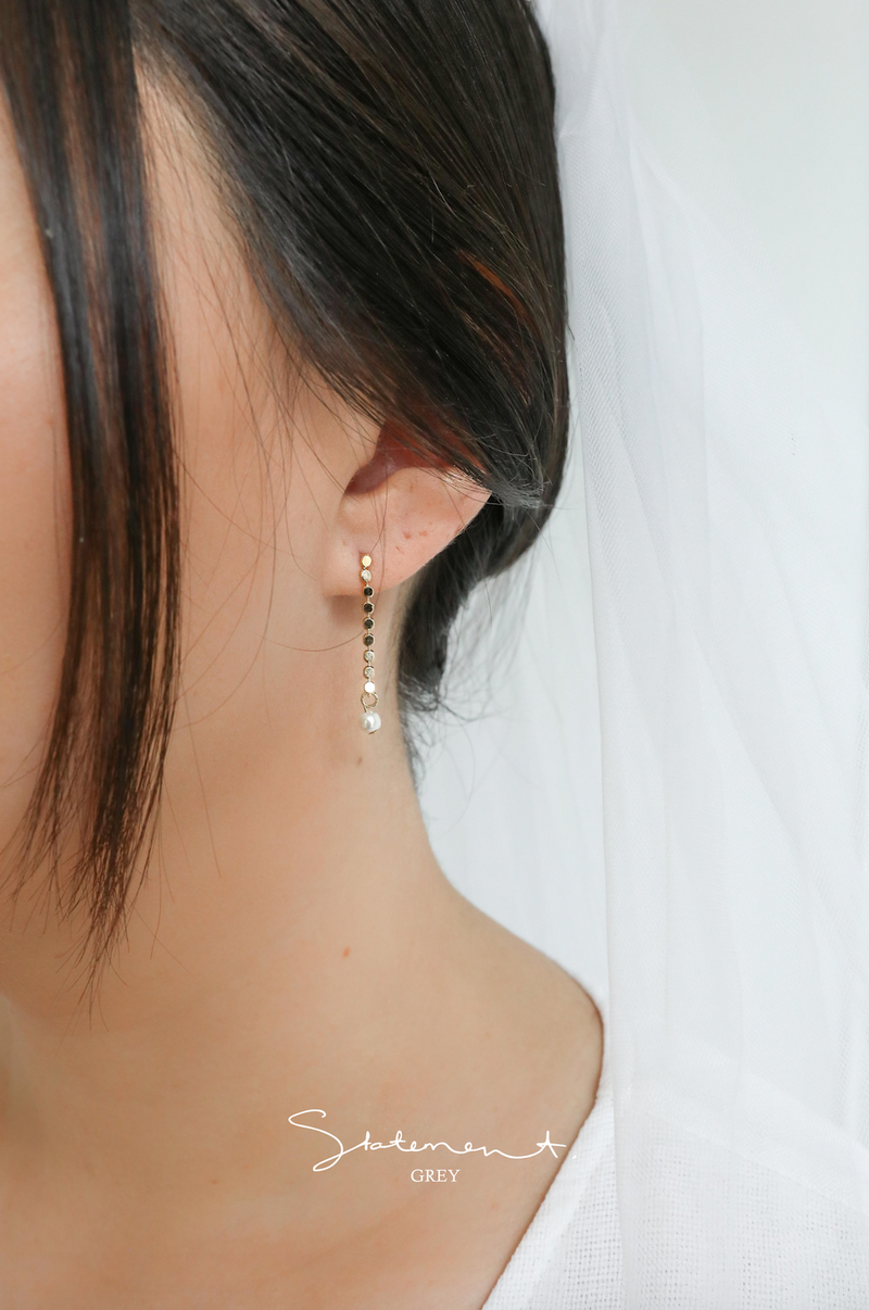 Disk Chain Drop Pearl Earrings