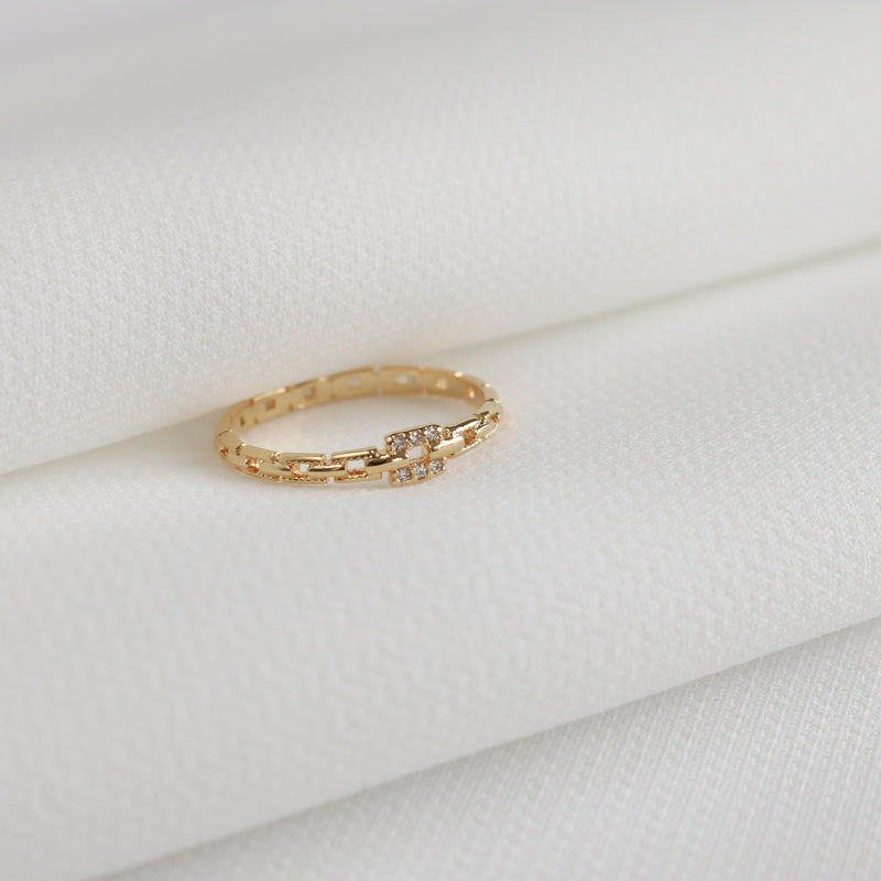 Dainty Chain Link Ring